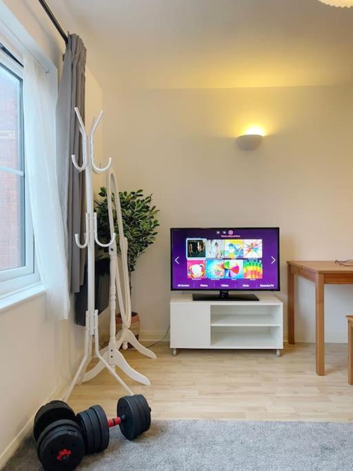 Colliers Wood 1 Bed South London Short Stay Митчам Экстерьер фото
