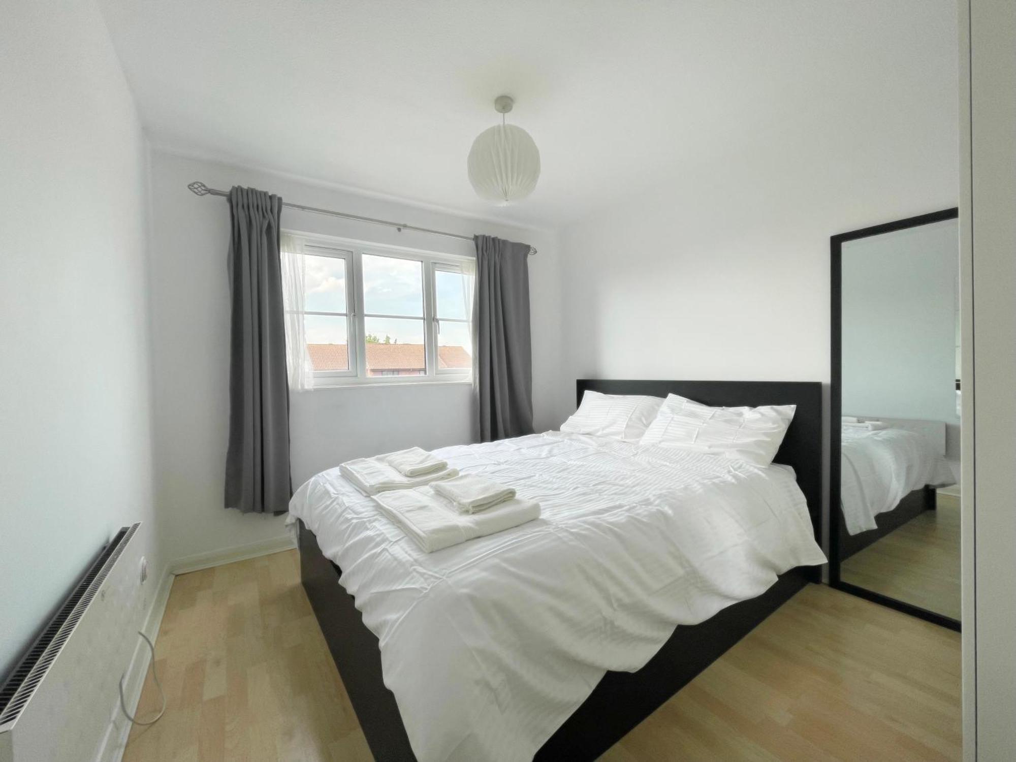 Colliers Wood 1 Bed South London Short Stay Митчам Экстерьер фото
